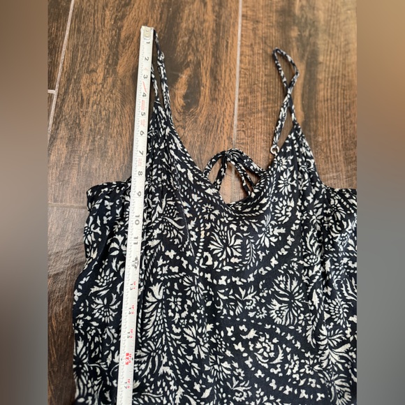 Abercrombie & Fitch Black & White Paisley Lace-Up Back Maxi Dress - Size Medium - Picture 12 of 16
